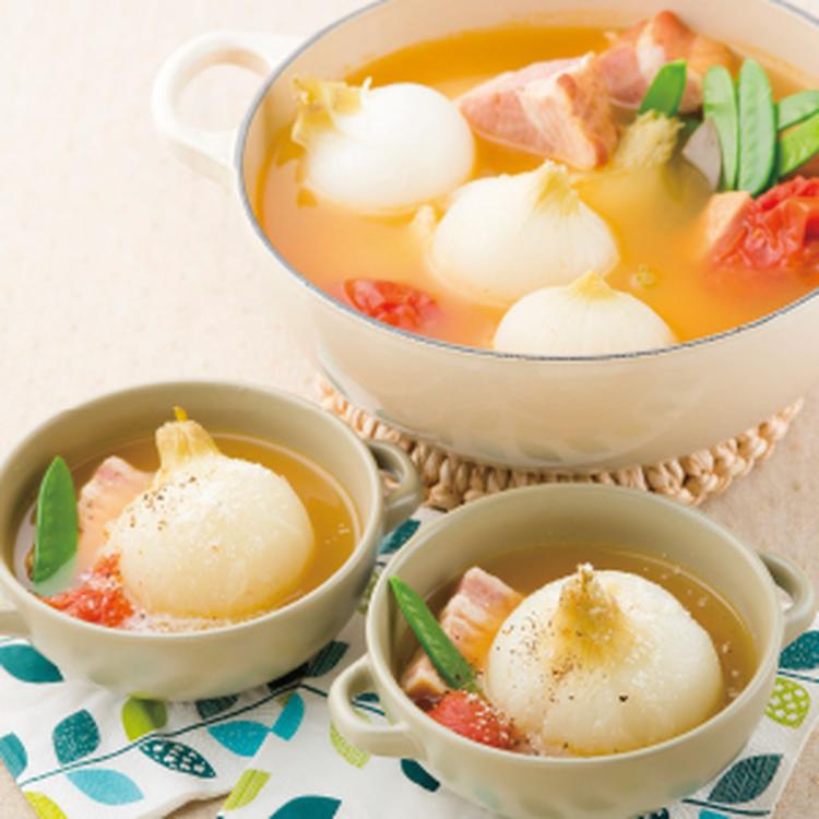 丸ごと新玉＆きぬさや、厚切りベーコンのスープ