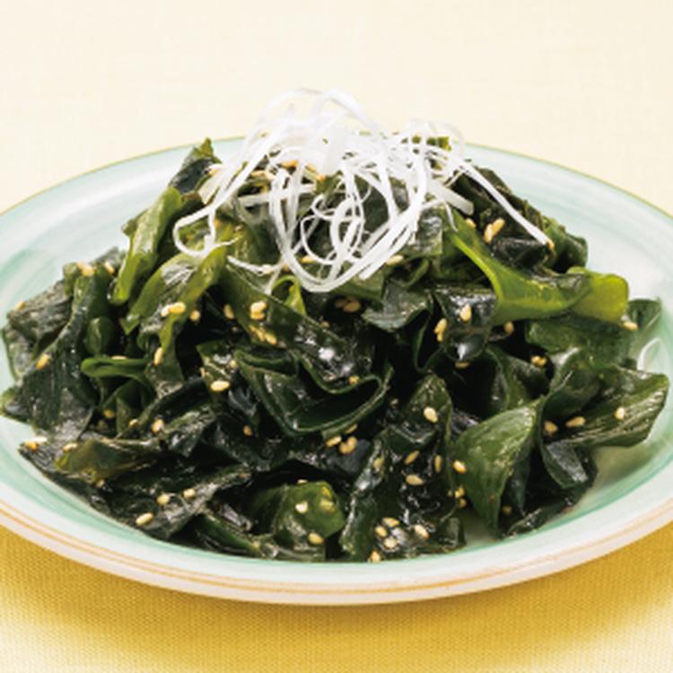 ごま香るワカメの炒め物