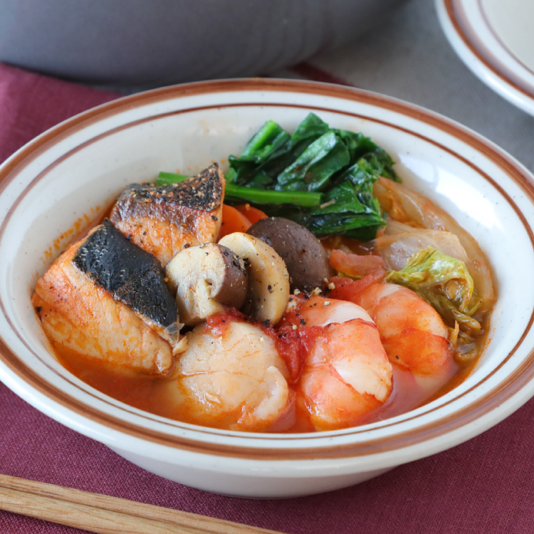 うまみたっぷり♪ぶりの海鮮トマト鍋
