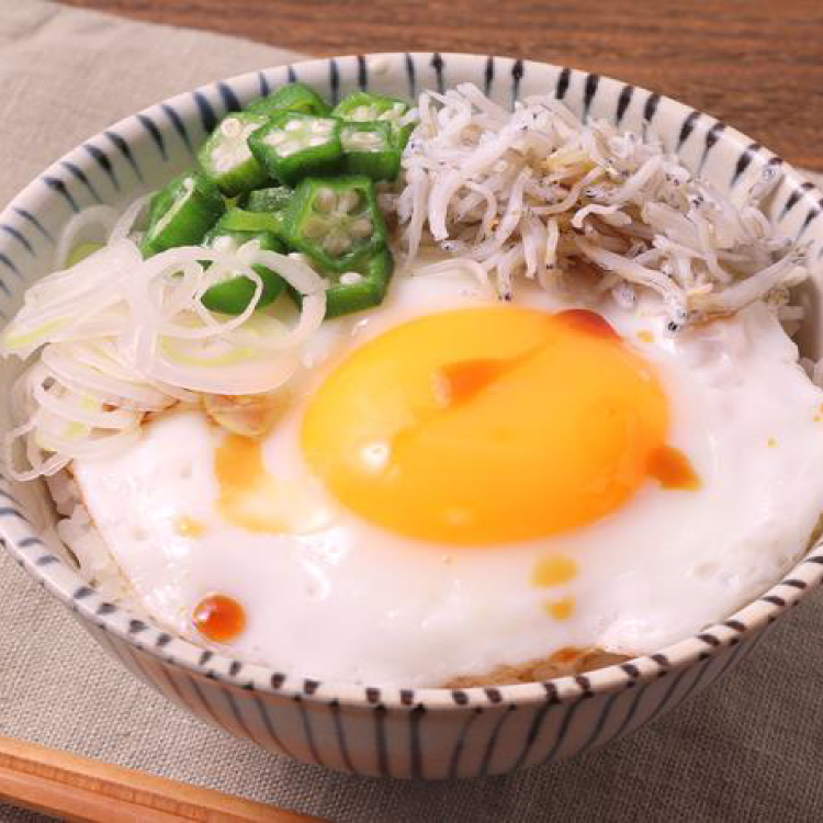 しらすの目玉焼きのっけご飯