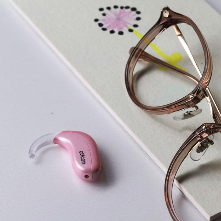 メガネの田中　補聴器とメガネの写真